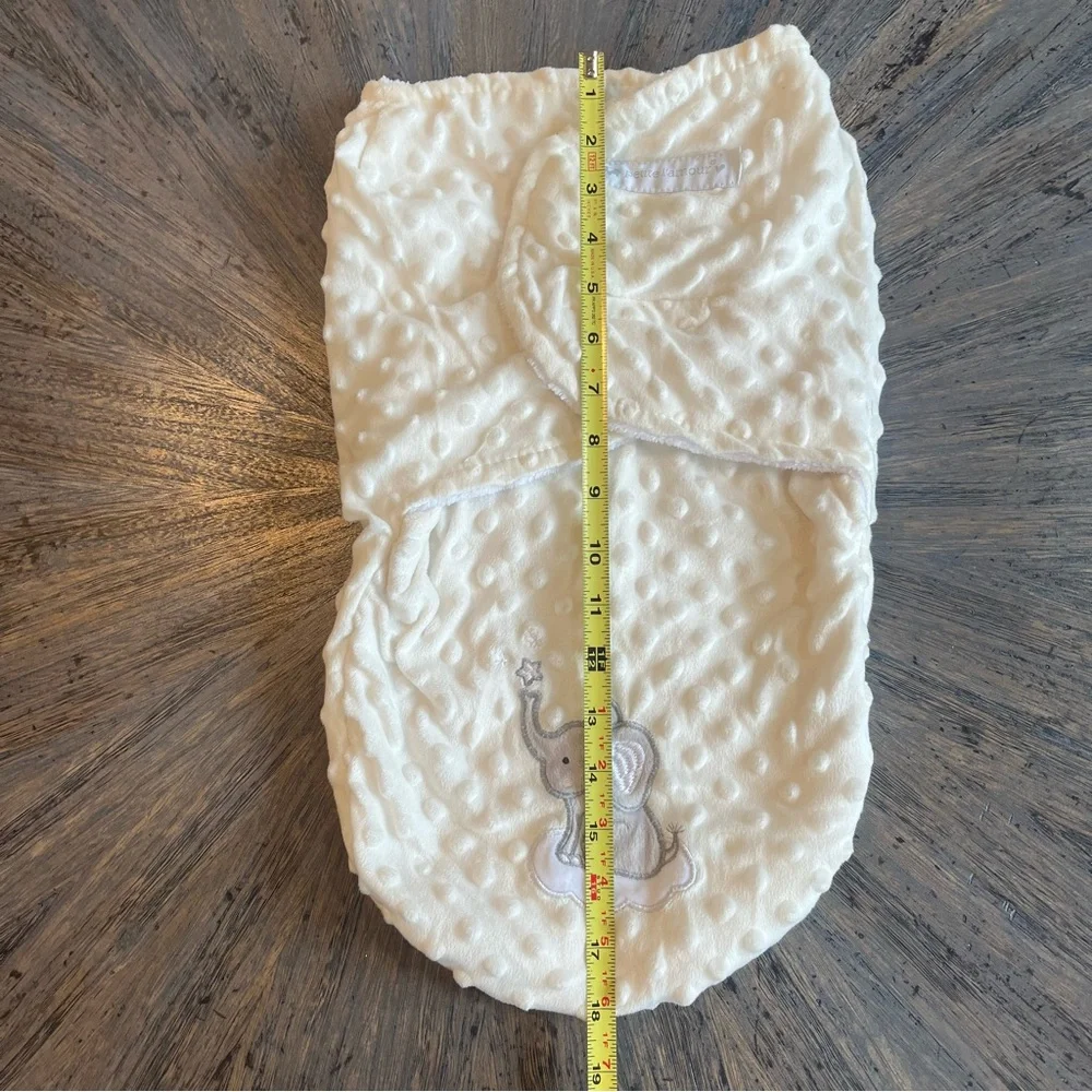 Petite L’Amour‎ Cream Baby Swaddle with Elephant Appliqué – Super Soft